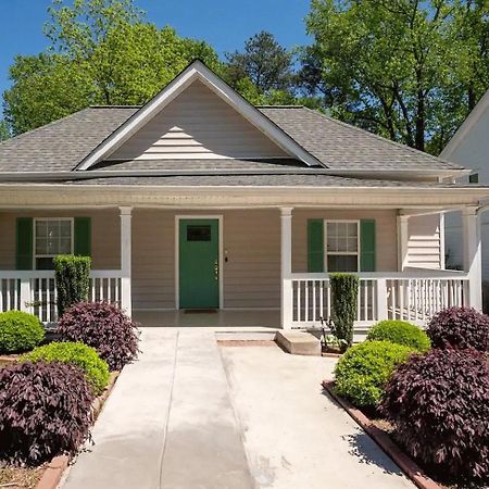 Modern 3-Bedroom, Big Fence Yard, Pets Stay Free Durham Dış mekan fotoğraf