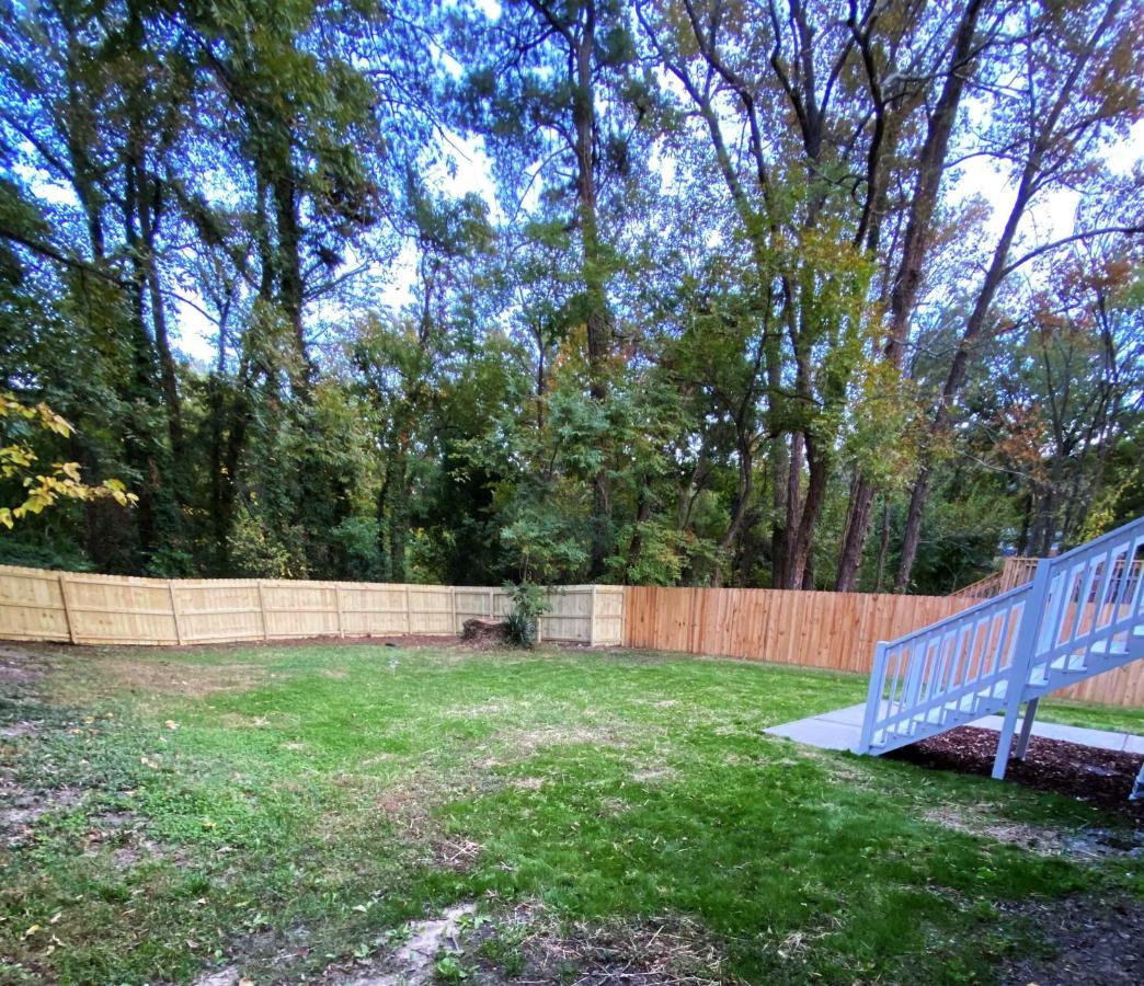 Modern 3-Bedroom, Big Fence Yard, Pets Stay Free Durham Dış mekan fotoğraf