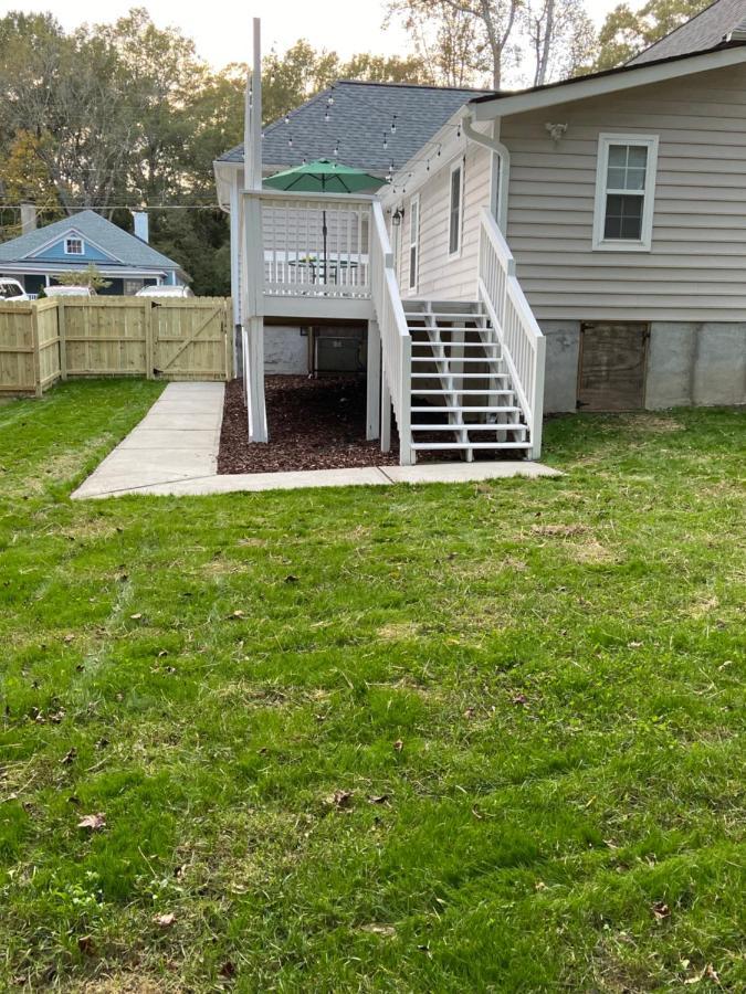 Modern 3-Bedroom, Big Fence Yard, Pets Stay Free Durham Dış mekan fotoğraf