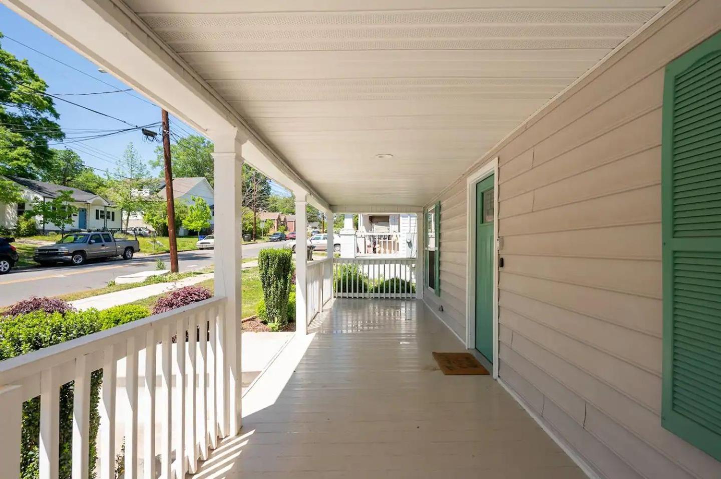 Modern 3-Bedroom, Big Fence Yard, Pets Stay Free Durham Dış mekan fotoğraf